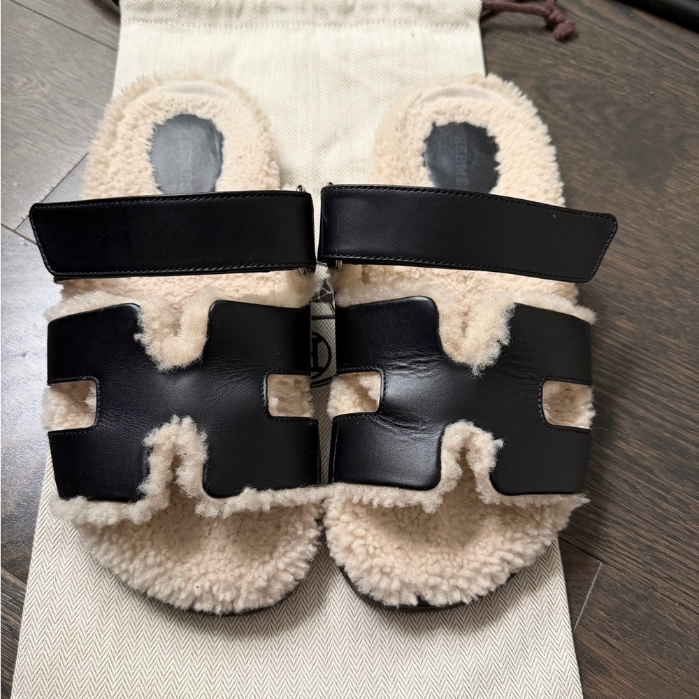 Hermes Suede Goatskin Woolskin Chypre Sandals 100% Authentic Black noir/écru